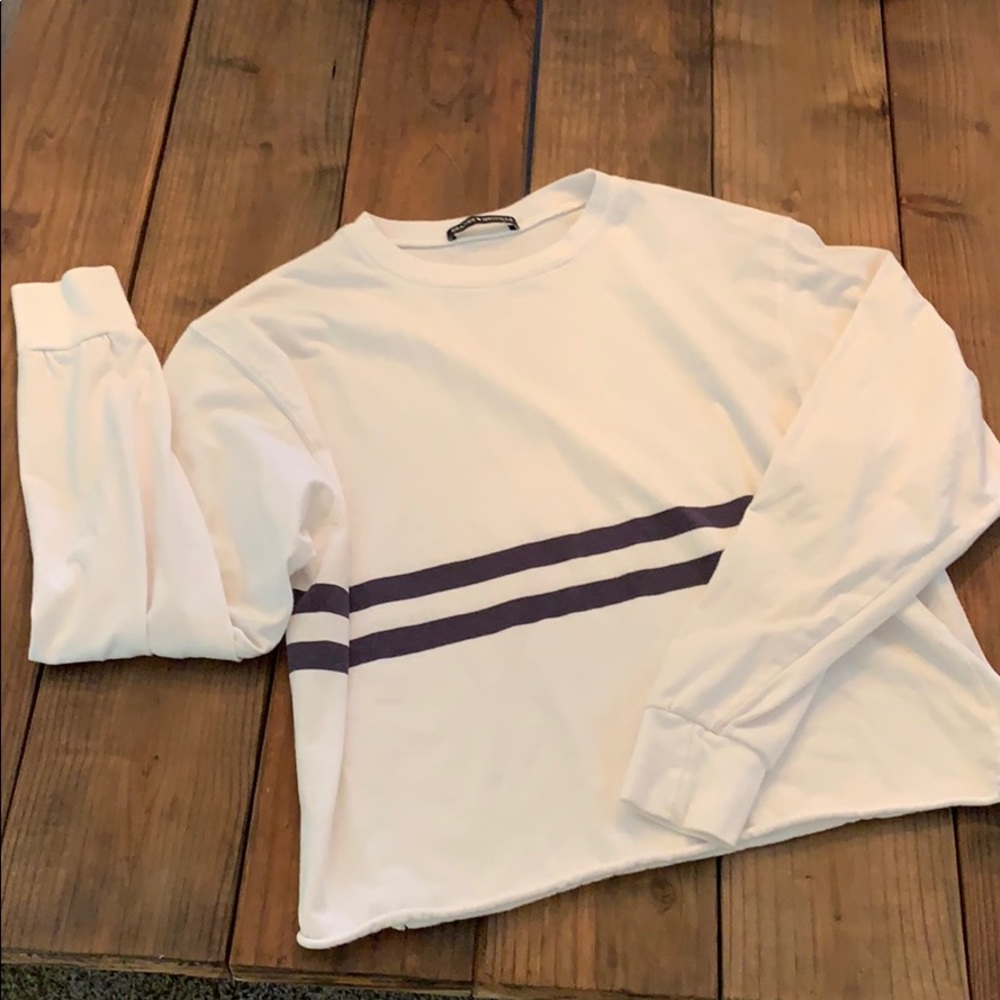 Brandy Melville striped cropped long sleeved shirt